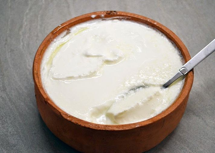 O iogurte grego também faz parte da deliciosa comida grega!