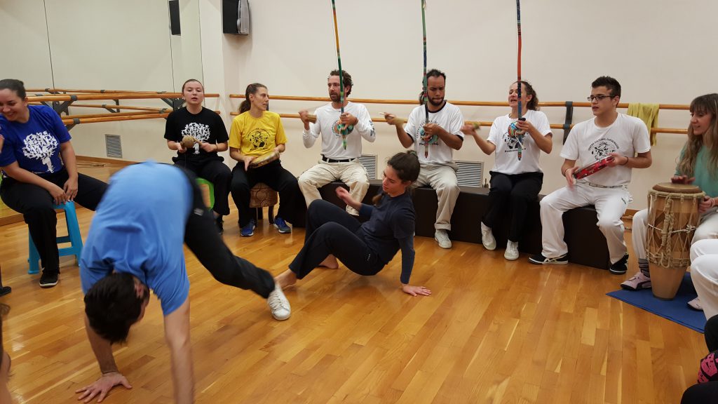 Aula de Capoeira na Grécia 